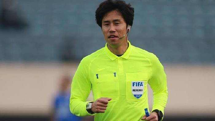 Danh t&iacute;nh trọng t&agrave;i bắt trận Việt Nam vs Myanmar: Kim Hee-gon l&agrave; ai?