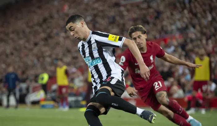 Soi k&egrave;o phạt g&oacute;c Liverpool vs Newcastle, 3h00 ng&agrave;y 2/1