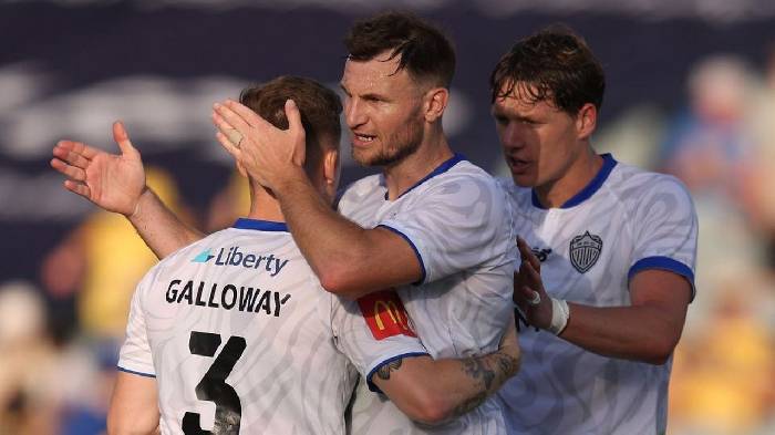 Soi k&egrave;o phạt g&oacute;c Auckland FC vs Melbourne Victory, 11h00 ng&agrave;y 1/1: Thế trận hấp dẫn