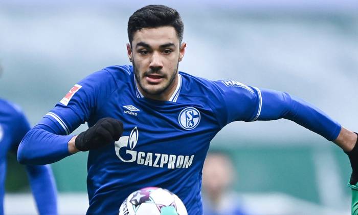 Liverpool đạt thỏa thuận chi&ecirc;u mộ hai trung vệ v&agrave;o giờ ch&oacute;t