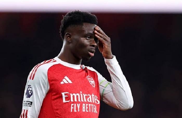 Arsenal trả gi&aacute; đắt với chấn thương của Bukayo Saka