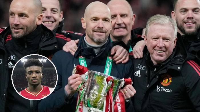 Ten Hag đưa 'cơn lốc đường bi&ecirc;n' của Ajax v&agrave;o tầm ngắm