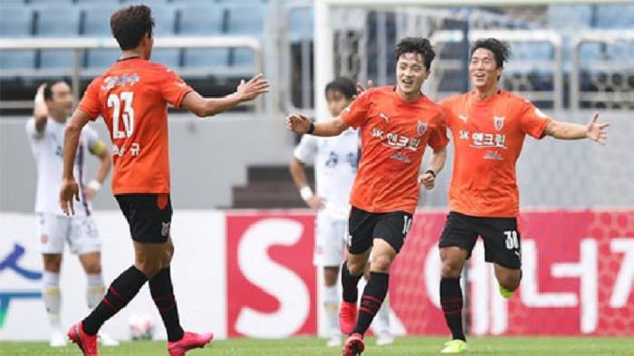 Nhận định, soi k&egrave;o Gangwon FC với Jeju United FC, 14h30 ng&agrave;y 2/3: Tr&aacute;i đắng xa nh&agrave; của Jeju United FC