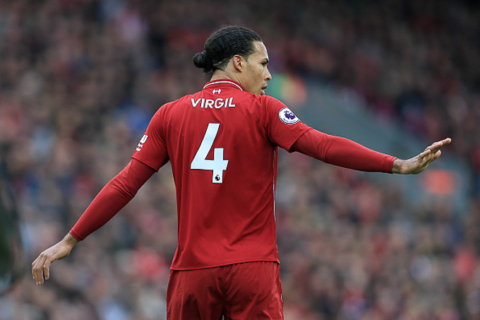 Van Dijk l&agrave;m điều kh&aacute;c thường khiến Klopp lo ngay ng&aacute;y