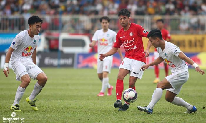 Lee Nguyễn c&oacute; thể lỡ trận TP.HCM vs B&igrave;nh Định