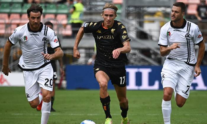 Soi k&egrave;o phạt g&oacute;c Spezia vs Venezia, 20h ng&agrave;y 2/4