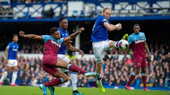 Soi k&egrave;o 'si&ecirc;u dị' West Ham vs Everton, 20h ng&agrave;y 3/4