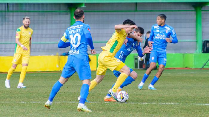 Soi k&egrave;o phạt g&oacute;c Mioveni vs Chindia, 21h30 ng&agrave;y 3/4