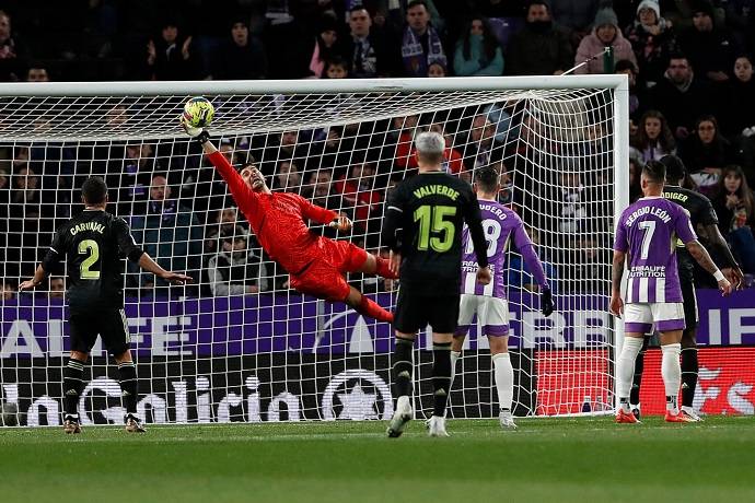 Soi k&egrave;o phạt g&oacute;c Real Madrid vs Valladolid, 21h15 ng&agrave;y 2/4