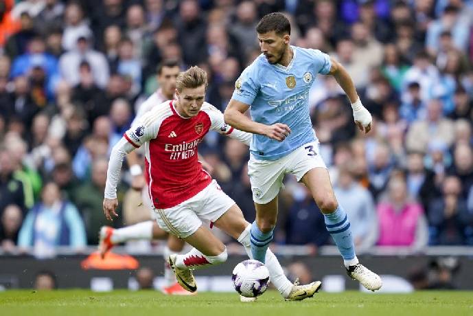 Man City v&agrave; Arsenal chia điểm, cuộc đua v&ocirc; địch Ngoại hạng Anh căng như d&acirc;y đ&agrave;n