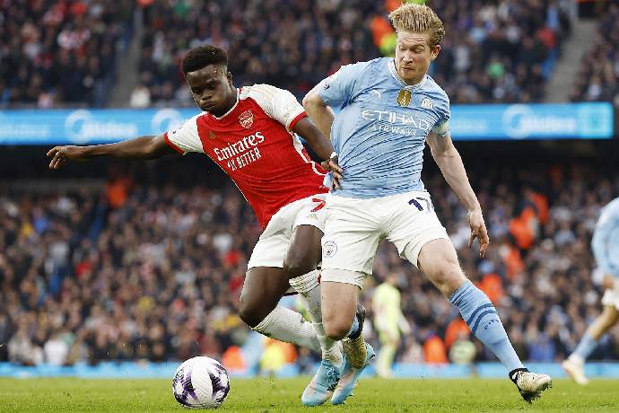 Rũ bỏ h&igrave;nh ảnh non nớt, Arsenal x&ugrave; x&igrave;, gai g&oacute;c hơn