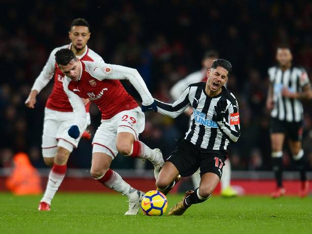 Lịch thi đấu b&oacute;ng đ&aacute; h&ocirc;m nay 2/5: Newcastle vs Arsenal