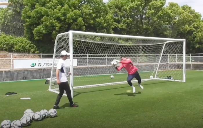 Văn L&acirc;m bay như chim tr&ecirc;n s&acirc;n tập, sẵn s&agrave;ng ra s&acirc;n v&agrave;o chiều 2/5