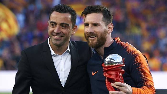 Xavi đ&iacute;ch th&acirc;n l&agrave;m r&otilde; kế hoạch t&aacute;i hợp với Messi