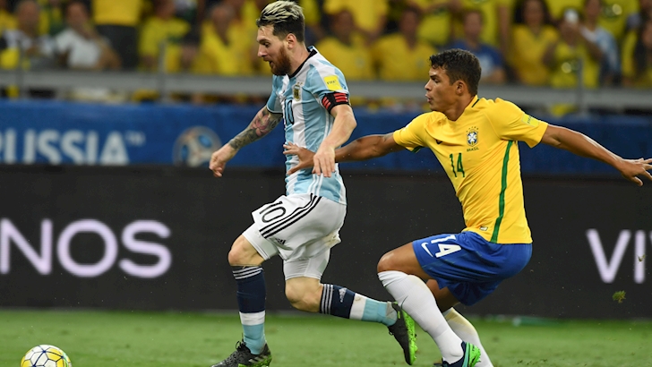 Tỷ lệ n&eacute;m bi&ecirc;n Brazil vs Argentina, 2h ng&agrave;y 29/6