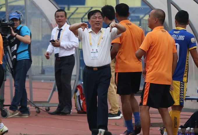Bầu Đệ h&eacute; lộ m&acirc;u thuẫn khiến HLV Nguyễn Đức Thắng rời Thanh H&oacute;a