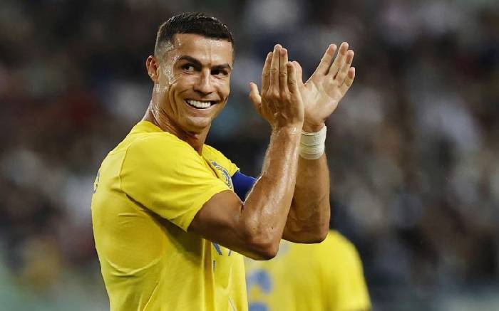 Ronaldo chinh phục kỷ lục m&agrave; Messi kh&ocirc;ng bao giờ c&oacute; thể chạm tới