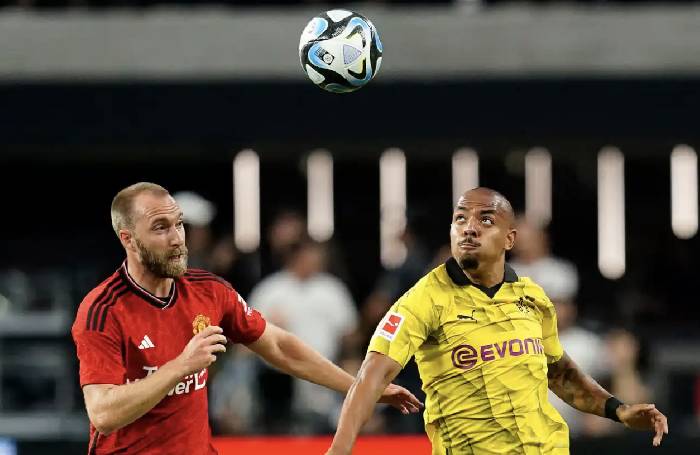 Tăng cường tuyến giữa, M.U nhắm 'm&aacute;y qu&eacute;t Gen Z' 50 triệu bảng 