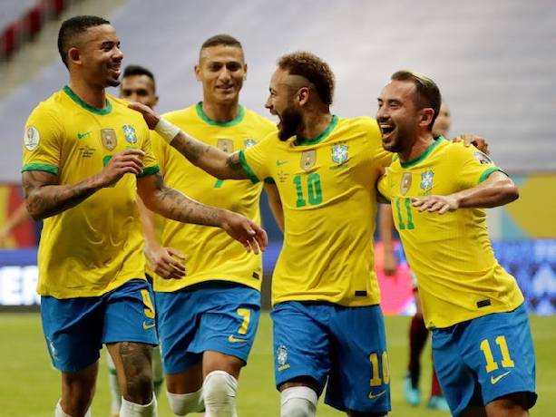 Đội h&igrave;nh ra s&acirc;n ch&iacute;nh thức Chile vs Brazil, 8h ng&agrave;y 3/9