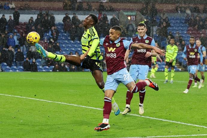 Si&ecirc;u m&aacute;y t&iacute;nh dự đo&aacute;n Burnley vs Arsenal, 22h00 ng&agrave;y 1/11