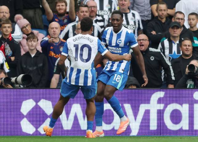 Soi k&egrave;o g&oacute;c Brighton vs Leeds United, 22h00 ng&agrave;y 01/11