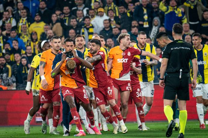 Soi k&egrave;o g&oacute;c Fenerbahce vs Galatasaray, 00h00 ng&agrave;y 2/12