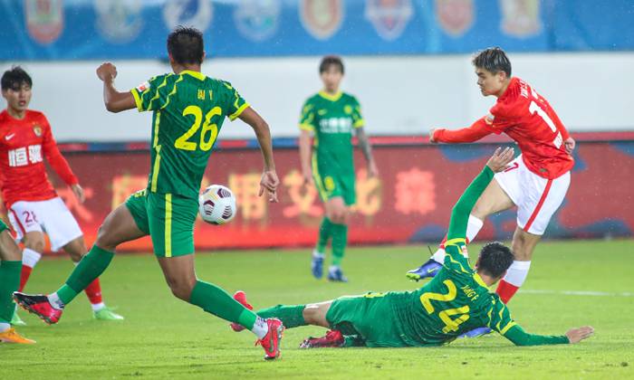 Soi k&egrave;o phạt g&oacute;c Shanghai Port vs Guangzhou FC, 14h30 ng&agrave;y 4/1