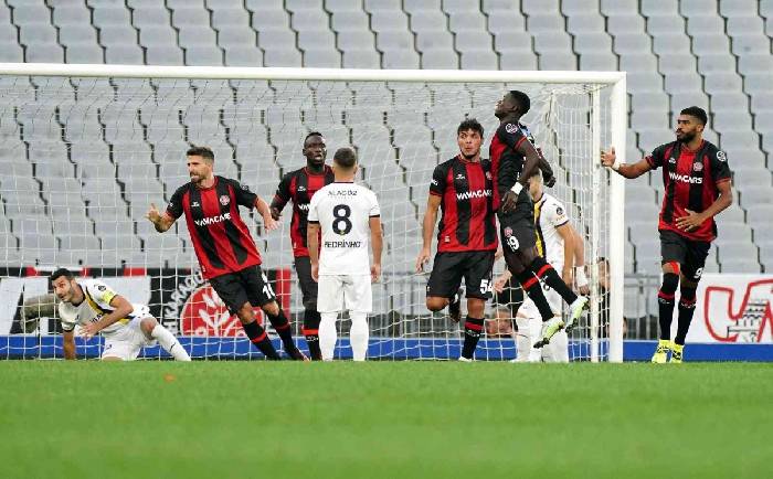 Soi k&egrave;o phạt g&oacute;c Ankaragucu vs Fatih Karagumruk, 17h30 ng&agrave;y 4/2