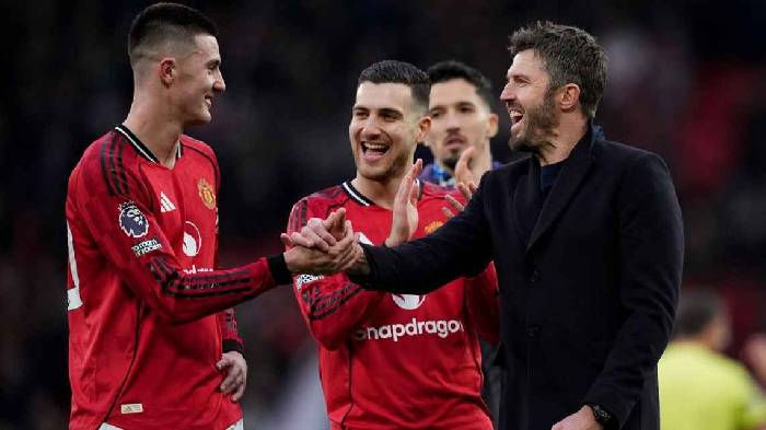 HLV Carrick đi v&agrave;o lịch sử Ngoại hạng Anh khi to&agrave;n thắng 3 trận c&ugrave;ng MU