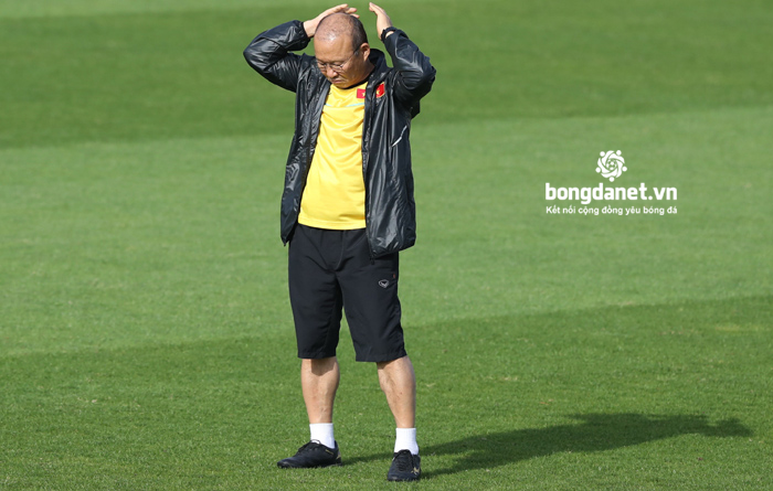 Tin b&oacute;ng đ&aacute; Việt Nam 2/4: HLV Park Hang-seo nhận đề nghị đặc biệt từ VFF