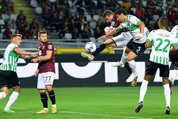Soi k&egrave;o phạt g&oacute;c Sassuolo vs Torino, 1h45 ng&agrave;y 4/4