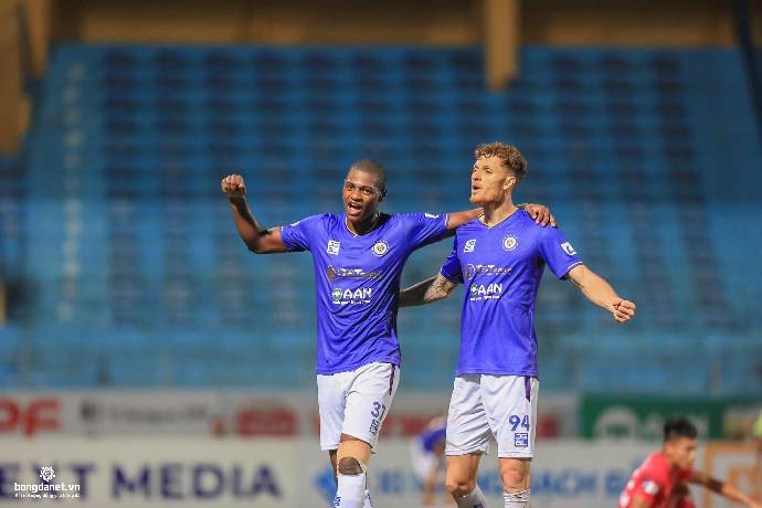 H&agrave; Nội c&oacute; quyền tự quyết cuộc đua v&agrave;o Top 6 V-League?