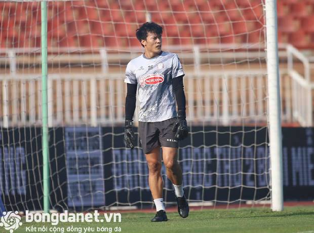 HLV Polking: 'T&ocirc;i sẽ c&acirc;n nhắc d&ugrave;ng B&ugrave;i Tiến Dũng hay Thanh Thắng ở v&ograve;ng 13 V.League'