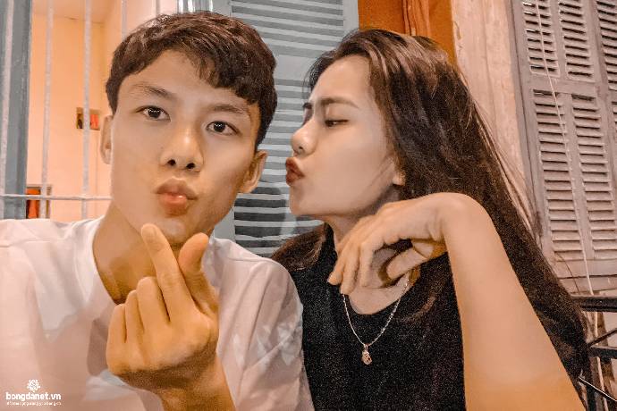 Quế Ngọc Hải v&agrave; b&agrave; x&atilde; 'tranh thủ sản xuất' em b&eacute; thứ 2