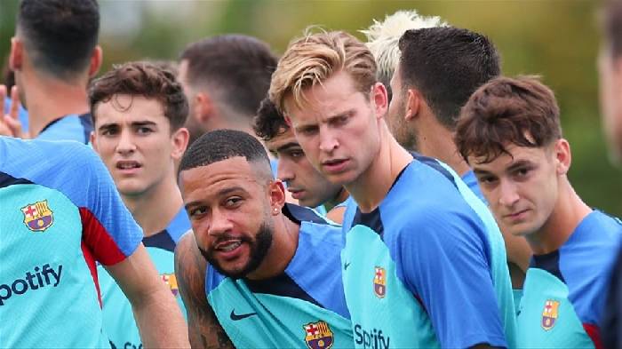 Man City bất ngờ v&agrave;o cuộc gi&agrave;nh chữ k&yacute; của De Jong