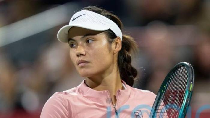 Naomi Osaka v&agrave;o v&ograve;ng 4 Canadian Open, Raducanu bị loại