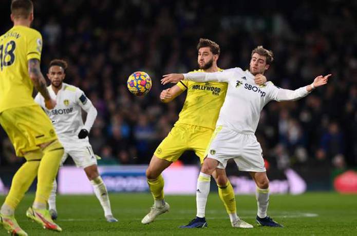 Soi k&egrave;o phạt g&oacute;c Brentford vs Leeds, 21h ng&agrave;y 3/9