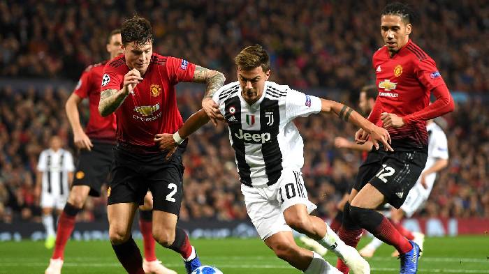 Juventus hỏi mua ng&ocirc;i sao m&atilde;i chỉ l&agrave; 'lốp dự ph&ograve;ng' ở M.U