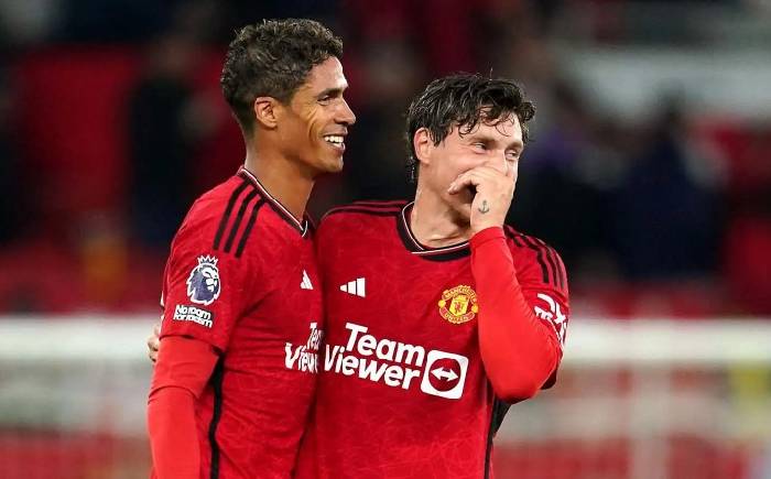 V&aacute; h&agrave;ng thủ, Man United chốt 100 củ đ&oacute;n Van Dijk Bồ Đ&agrave;o Nha