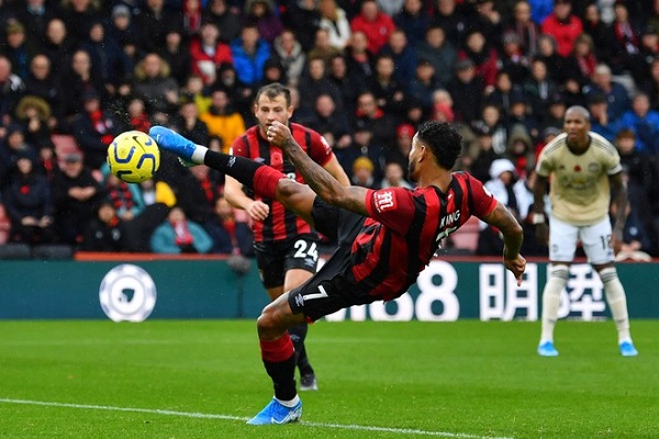 Bournemouth 1-0 MU: Thua v&igrave; Joshua King v&agrave; cột dọc
