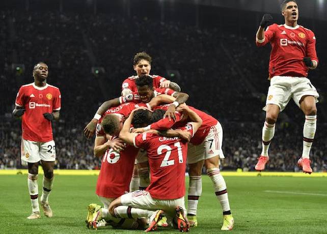 Đội h&igrave;nh ra s&acirc;n ch&iacute;nh thức Atalanta vs MU, 3h ng&agrave;y 3/11