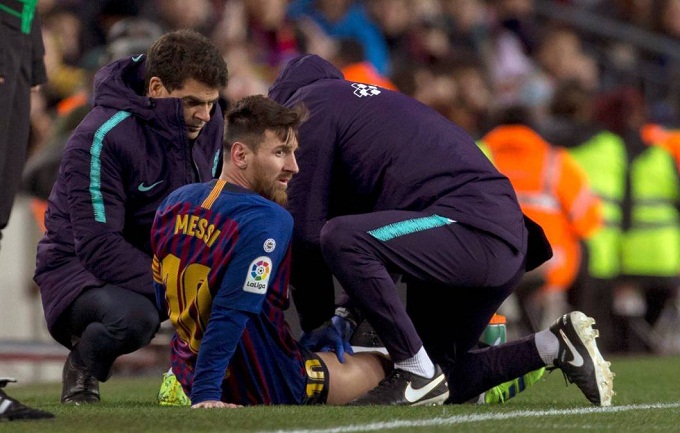 Messi c&oacute; thể lỡ hẹn 'Si&ecirc;u kinh điển', Barca lo sốt v&oacute;