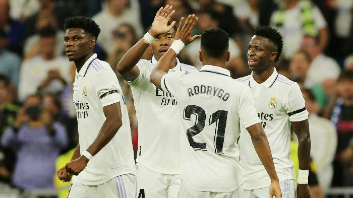 L&agrave;m mới h&agrave;ng tiền vệ, Real Madrid chơi tất tay với b&aacute;u vật xứ sương m&ugrave;