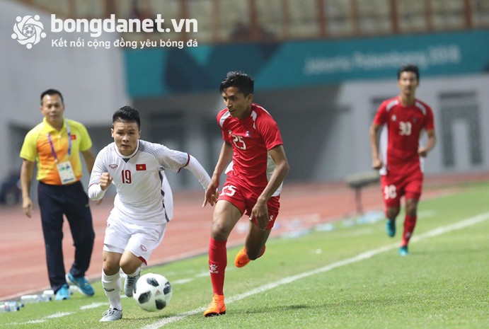 Quang Hải được AFC xếp 'chung m&acirc;m' với Xavi, Iniesta