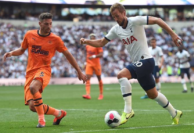Lịch thi đấu b&oacute;ng đ&aacute; h&ocirc;m nay 4/4: Newcastle vs Tottenham