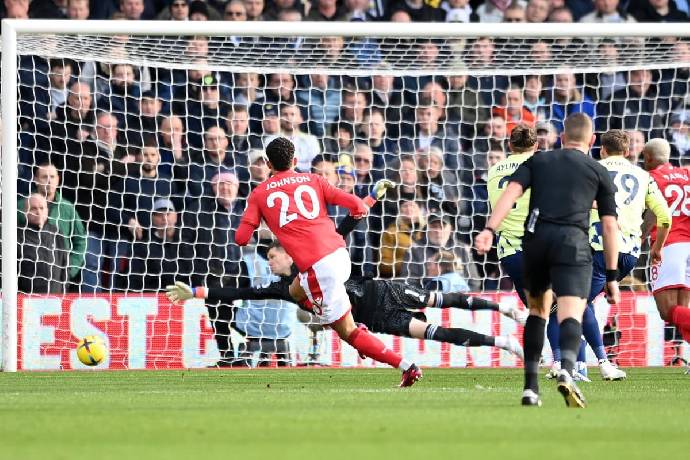 Ph&acirc;n t&iacute;ch k&egrave;o hiệp 1 Leeds vs Nottingham Forest, 1h45 ng&agrave;y 5/4