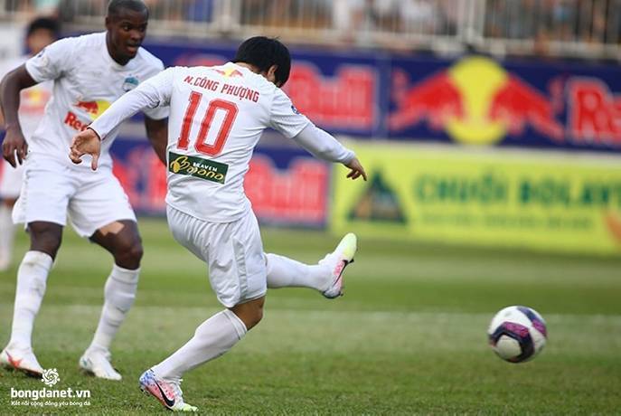 C&ocirc;ng Phượng lẽ ra đ&atilde; c&oacute; 10 b&agrave;n thắng ở V-League 2021