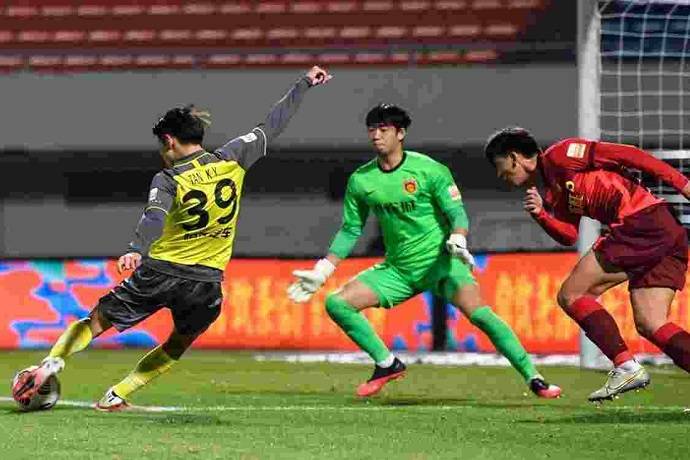 Soi k&egrave;o phạt g&oacute;c Changchun Yatai vs Guangzhou City, 16h30 ng&agrave;y 4/6
