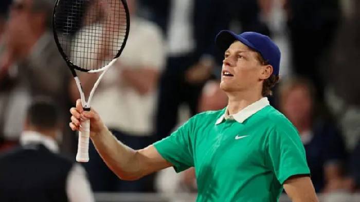Sinner thắng đậm Rublev, v&agrave;o tứ kết Roland Garros 2025