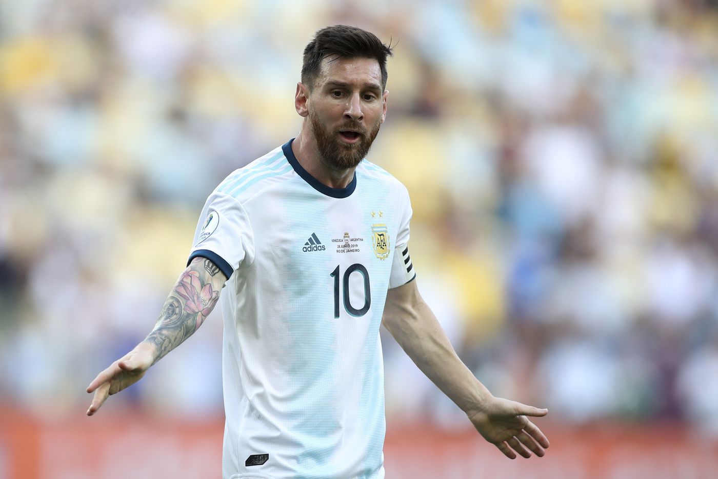 Bị loại ở b&aacute;n kết Copa America, Lionel Messi hết cửa lấy QBV 2019